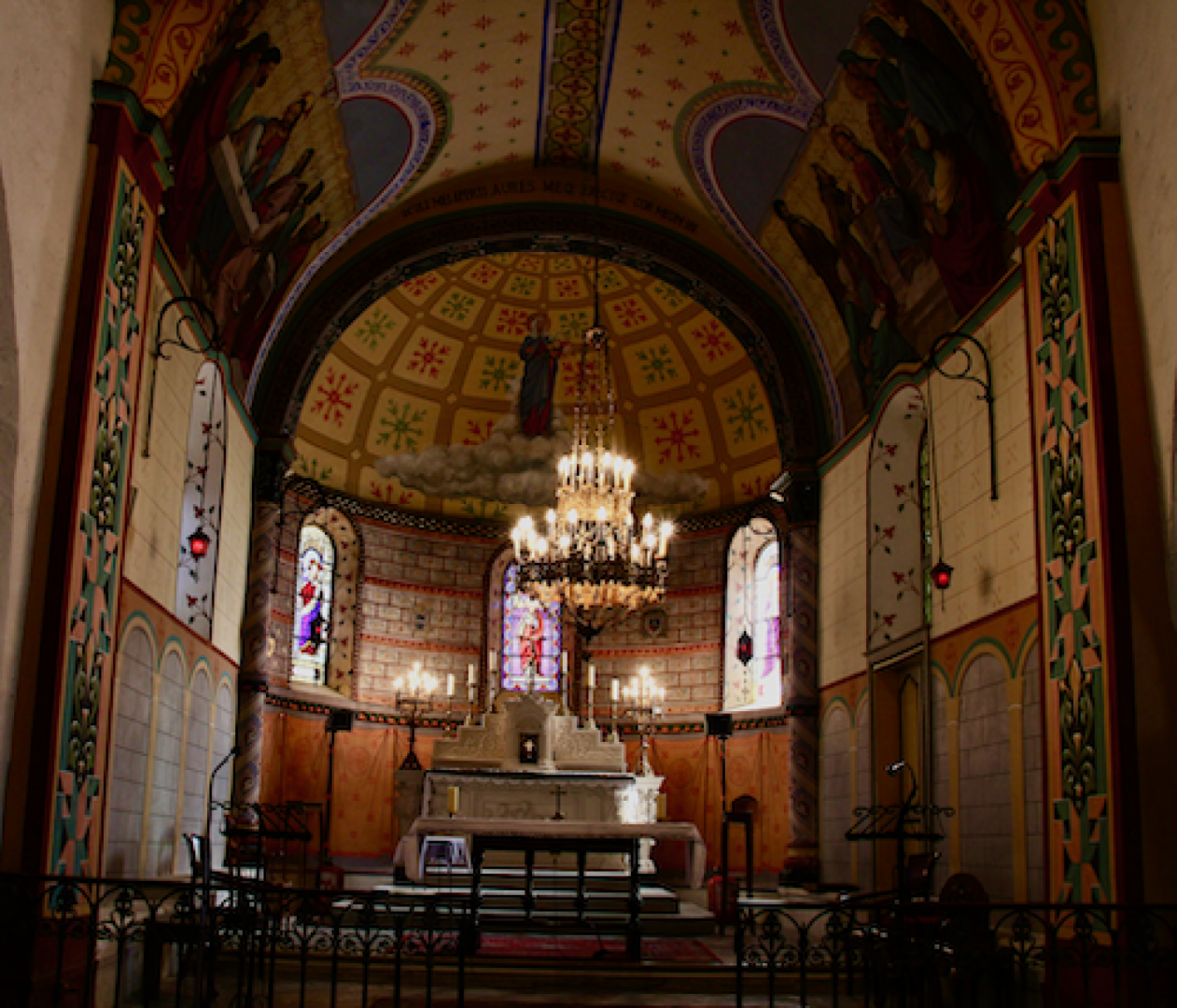 Eglise vue choeur.png